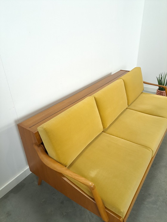 Image 1 of Sofa und Schlafsofa mit Holzrahmen