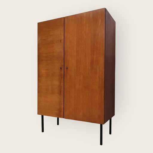 Kleiderschrank aus der Mid Century