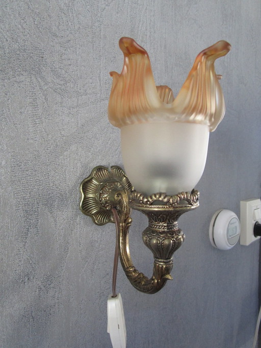 Schöne Tischlampe aus den 1960er Jahren