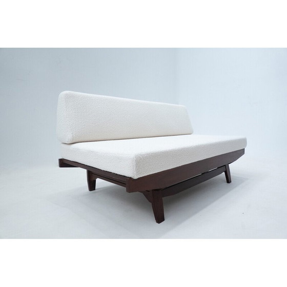 Image 1 of Italienisches Sofa aus der Mitte des Jahrhunderts aus weißem Boucle und Holz, 1960er Jahre
