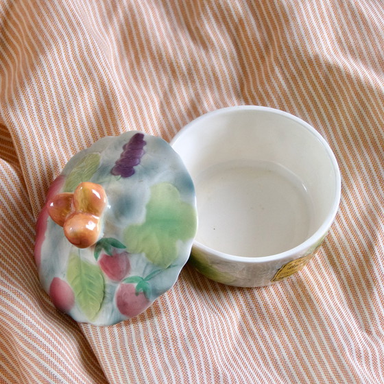 Image 1 of Antike St. Clemens Barbotine-Dose