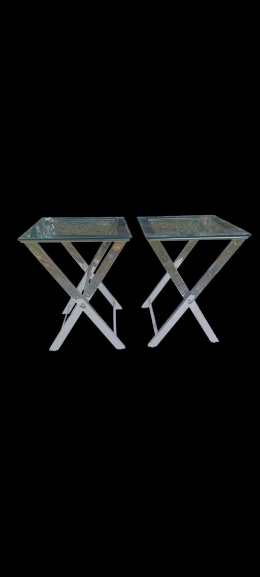 Ein Paar X-förmiger Satteltaschen