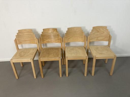 4 X Thonet stapelbare gebogene Strand-Esszimmerstühle 1991