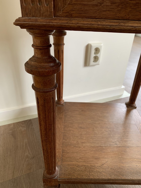 Image 1 of Nachttisch aus französischer Eiche mit Marmorplatte