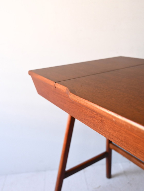 Image 1 of Skandinavischer Waschtisch mit Klappe