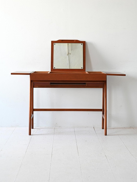 Image 1 of Skandinavischer Waschtisch mit Klappe