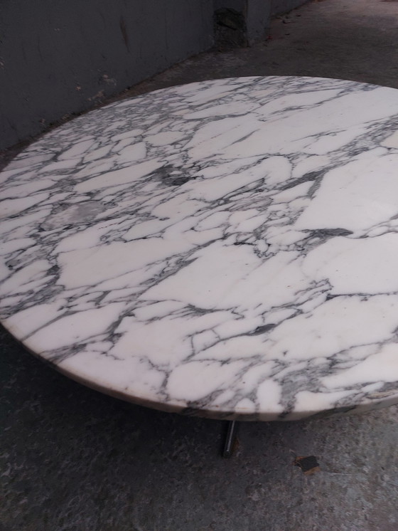 Image 1 of Runder Couchtisch aus Carrera-Marmor