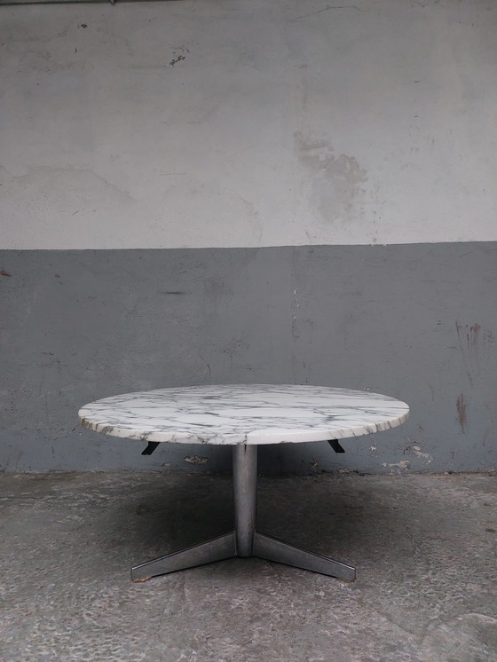 Image 1 of Runder Couchtisch aus Carrera-Marmor