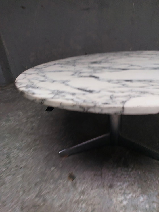 Image 1 of Runder Couchtisch aus Carrera-Marmor