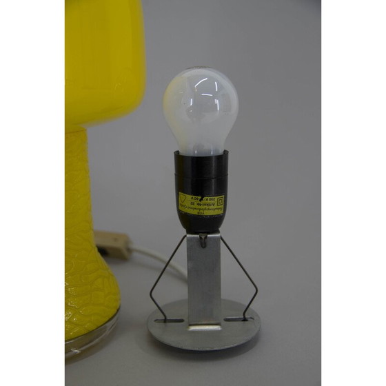 Image 1 of Mid-Century Tischlampe aus gelbem Glas, Deutschland 1970er