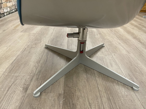 Image 1 of Poltrona Frau Regina Drehstuhl blau grün