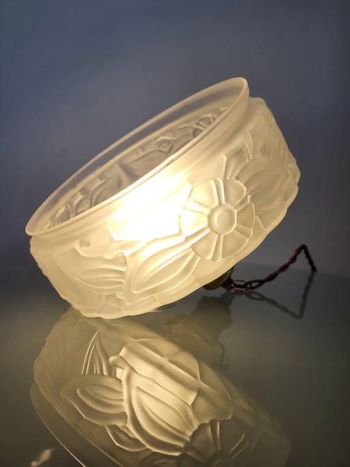 Jugendstil-Deckenlampe aus gepresstem Glas mit Blumendekor, Frankreich