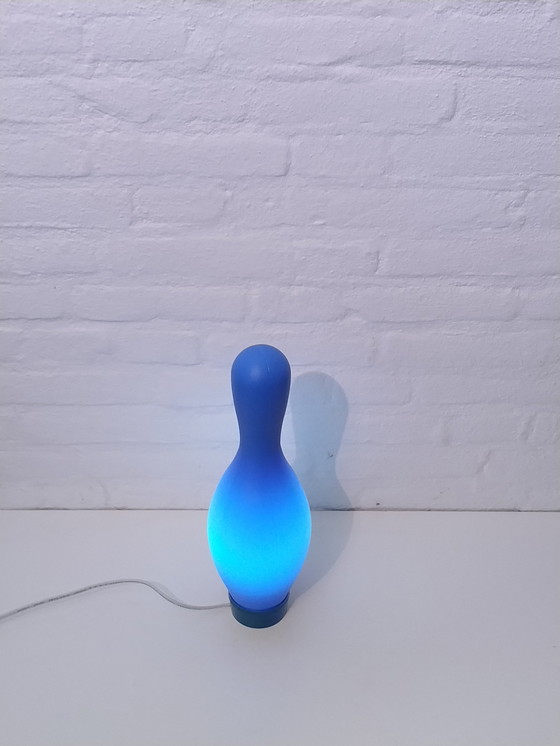 Image 1 of Knock-Off Bowling Pin Lampe - Josh Owen - Bozart - Blau