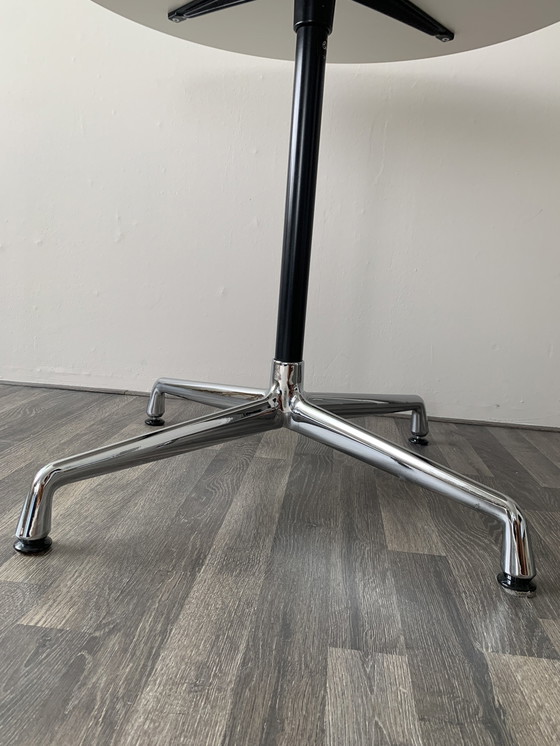 Image 1 of Vitra Eames Weiß Runder Tisch 800Mm