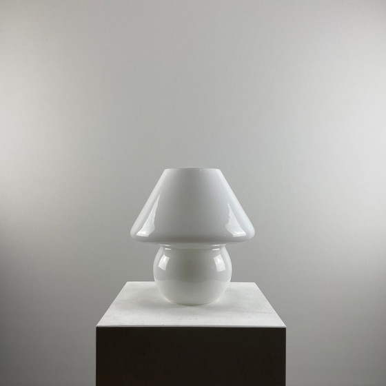Image 1 of Tischlampe mit weißem Glaspilz von 1970