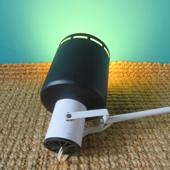 Image 1 of Paar Wandlampen aus weiß lackiertem Metall mit langen röhrenförmigen Armen für Lita, Frankreich