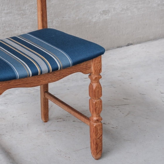 Image 1 of 6 Esszimmerstühle Modell "Razor back" in Eichenholz von Henning Kjaernulf, Dänemark 1960