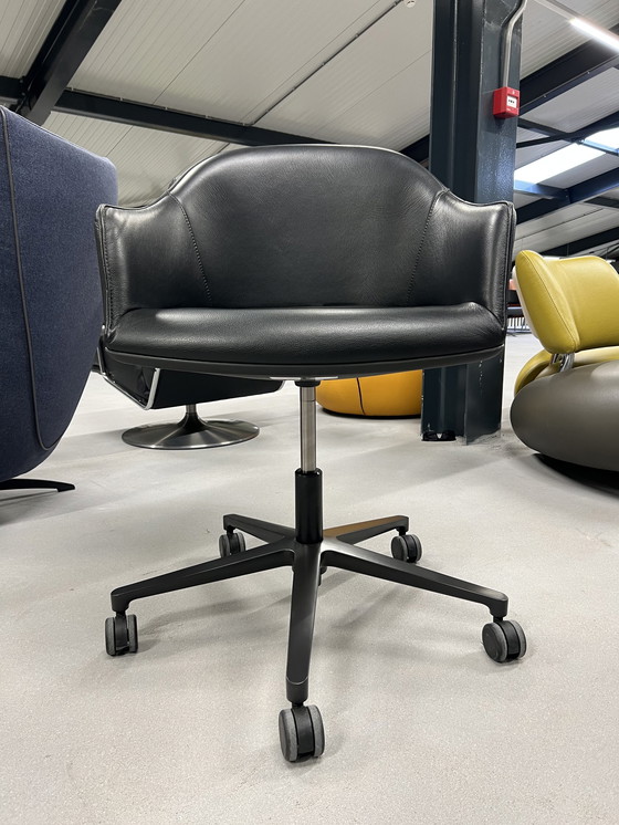 Image 1 of Vitra Softshell Bürostuhl aus schwarzem Leder