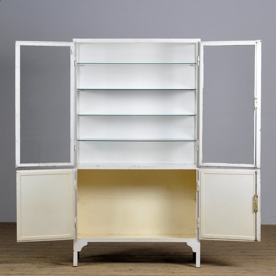 Image 1 of Industrielles medizinisches Kabinett