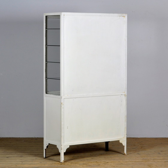 Image 1 of Industrielles medizinisches Kabinett