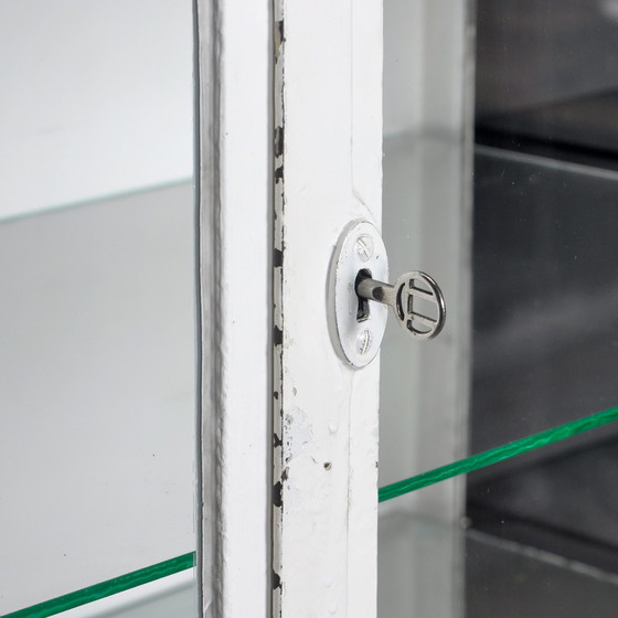 Image 1 of Industrielles medizinisches Kabinett