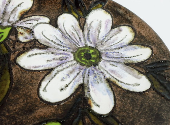 Image 1 of Ruscha Wandteller aus den 1960er und 70er Jahren, weiße Fat Lava-Blüten mit Blättern