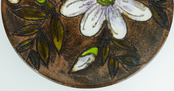 Image 1 of Ruscha Wandteller aus den 1960er und 70er Jahren, weiße Fat Lava-Blüten mit Blättern