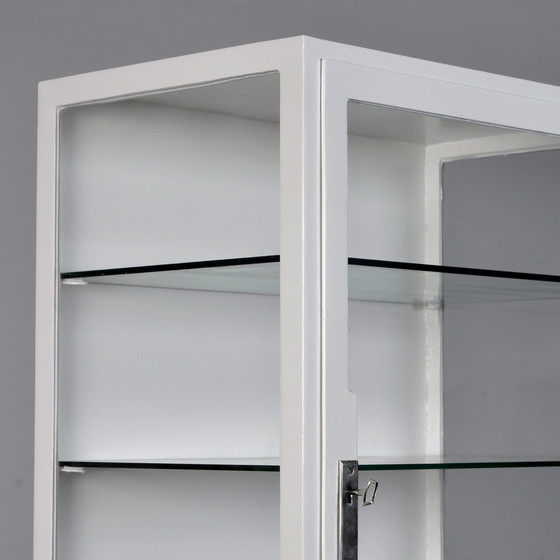 Image 1 of Vintage Medizinschrank