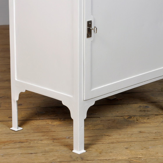 Image 1 of Vintage Medizinschrank
