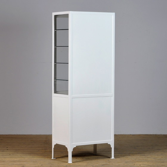 Image 1 of Vintage Medizinschrank