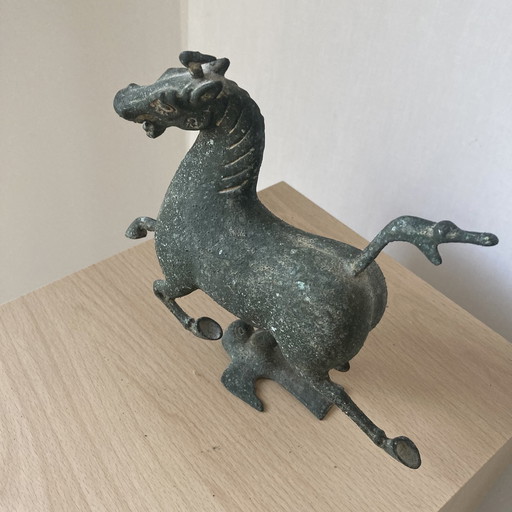 Bronzeskulptur „Fliegendes Pferd Aus Gansu“ Reproduktion 