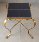 Blumentisch aus Regency-Messing mit Regal aus schwarzen Kacheln
