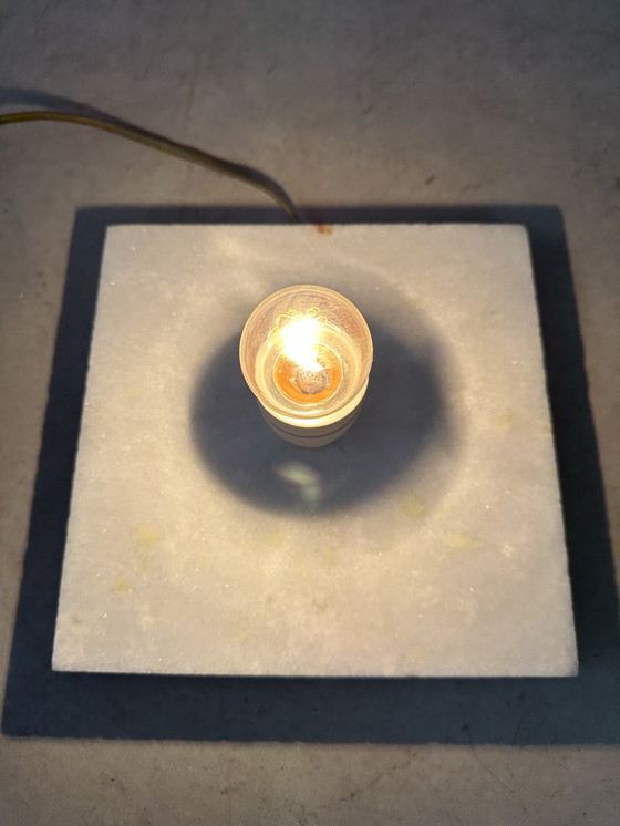 Image 1 of Marmor-Pyramidenlampe