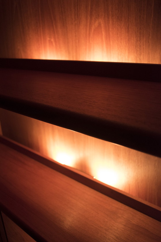 Image 1 of Dyrlund Vitrine