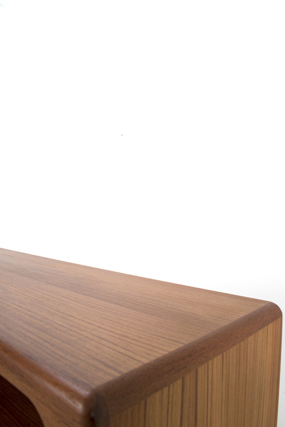 Image 1 of Dyrlund Vitrine