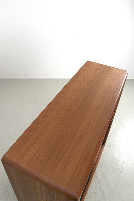 Image 1 of Dyrlund Vitrine