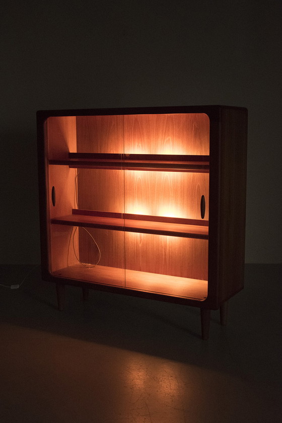 Image 1 of Dyrlund Vitrine