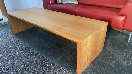 Image 1 of Salon-TV-Tisch aus Nussbaum