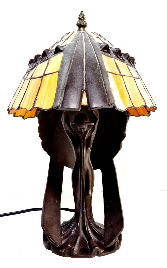 Image 1 of Tiffany-Lampe: Fliegende Dame