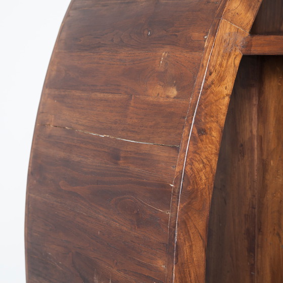 Image 1 of Moderne runde Vitrine