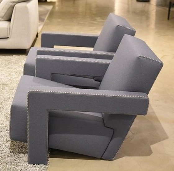 Image 1 of Cassina Sessel 637 Utrecht (New-Never Used) In weichen und flauschigen Wolle In Grau Taupe Farbe