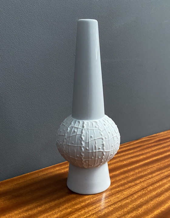 Image 1 of Weiß Bisuit Keramik-Vase von Kpm 1960S