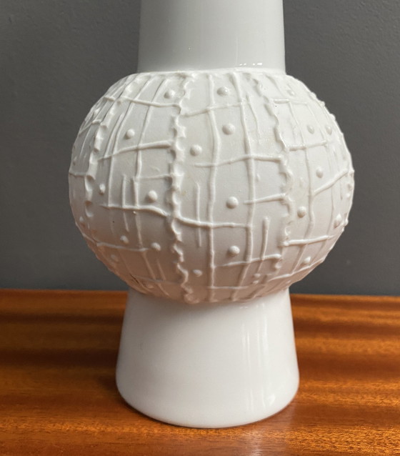 Image 1 of Weiß Bisuit Keramik-Vase von Kpm 1960S