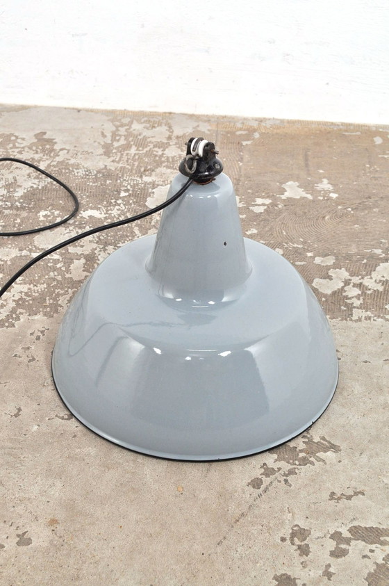 Image 1 of Vintage-Emaille-Lampe