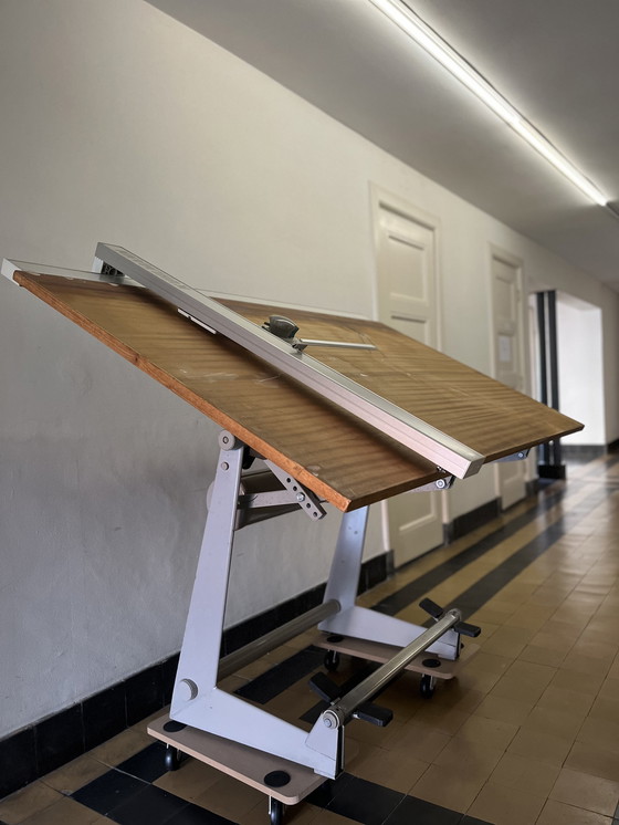 Image 1 of Zeichenbrett der Revolte