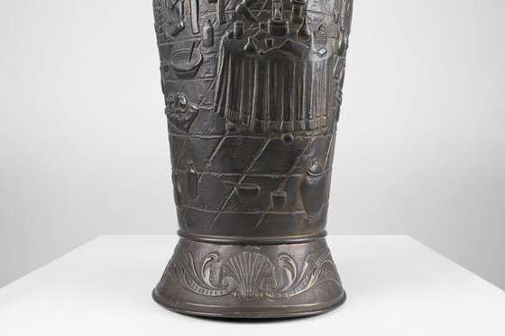 Image 1 of Ein antiker rustikaler verzierter Schirmständer aus Kupfer, Frankreich 1900