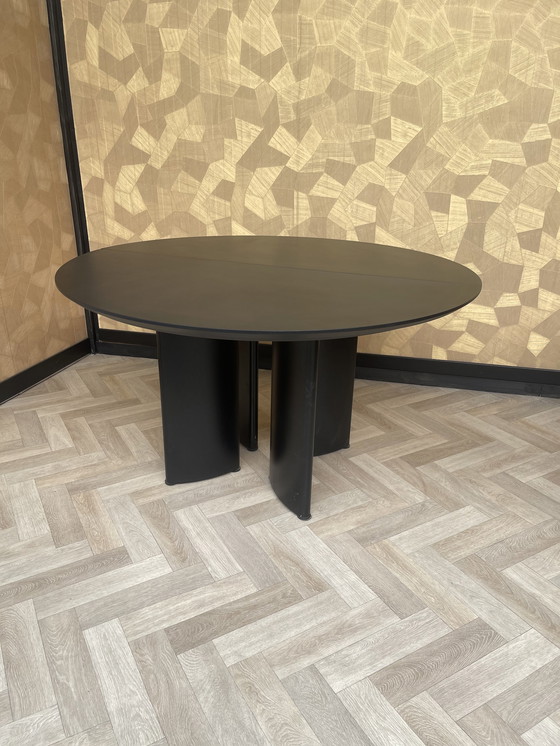 Image 1 of Ausziehbarer runder Designtisch