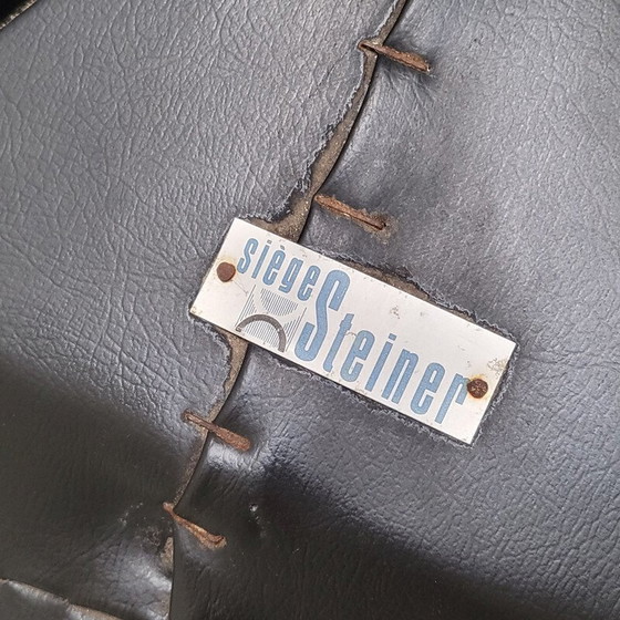 Image 1 of Vintage Tonneau Stuhl aus Metall und Skai von Pierre Guariche für Steiner, 1950