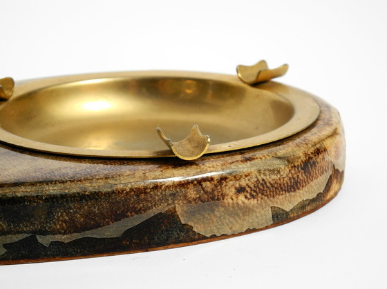 Image 1 of Schöne große italienische Mid Century Tischlampe von Aldo Tura entworfen wie eine Laterne und mit einem Aschenbecher