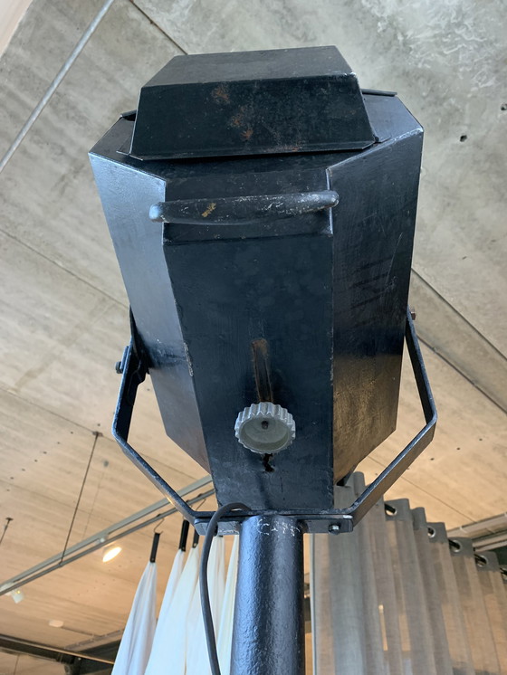 Image 1 of Stehlampe für Filmstudio